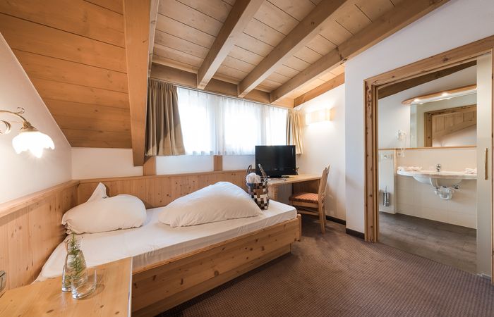 Our single room with bathroom Hotel Solda single room with bathroom